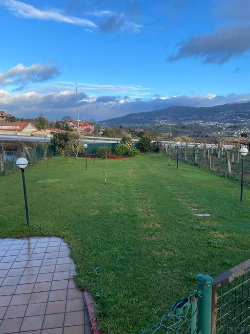 Chalet Casa Con Piscina En Arbo Vigo Buitenkant foto