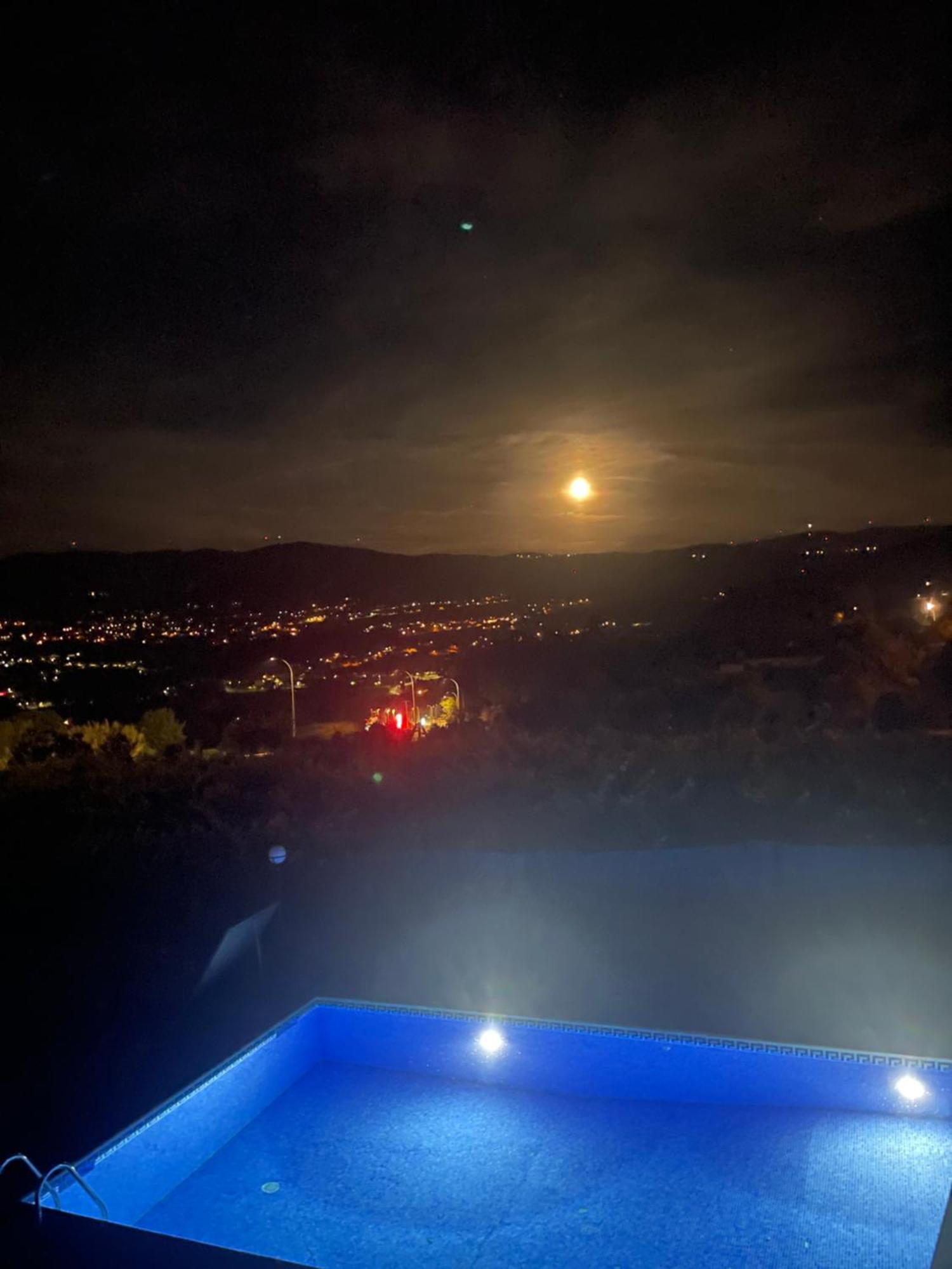 Chalet Casa Con Piscina En Arbo Vigo Buitenkant foto